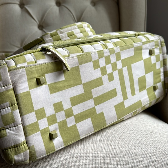 BEIS lime green diaper bag from Nordstrom - Picture 9 of 10